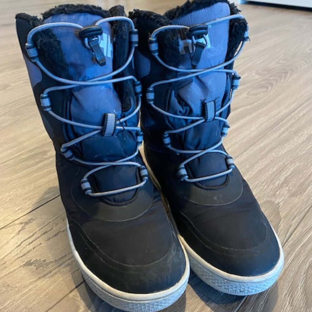 Helly hensan - kids snow boots size: 5